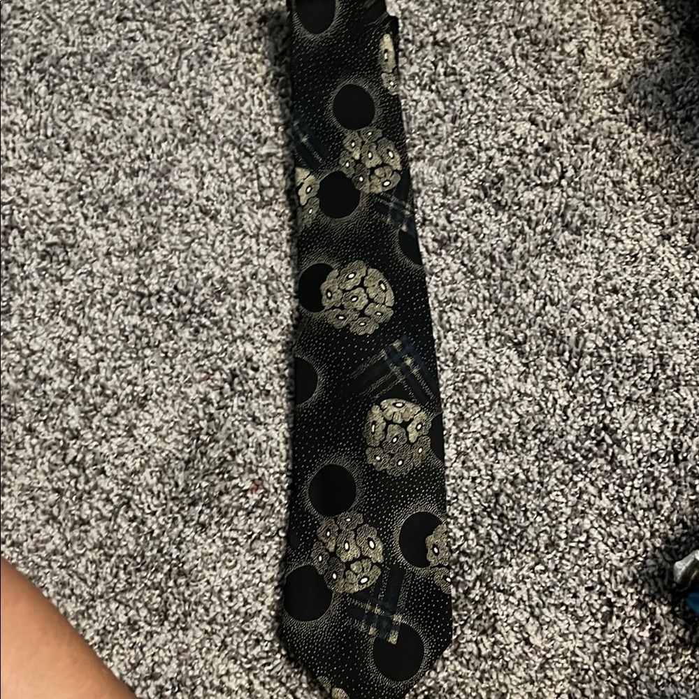 Black and Gold floral Pattern Tie